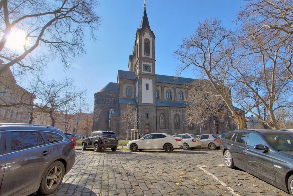 Auriapartments Karlin 2Kk S Terasou A Parkovanim 프라하 외부 사진