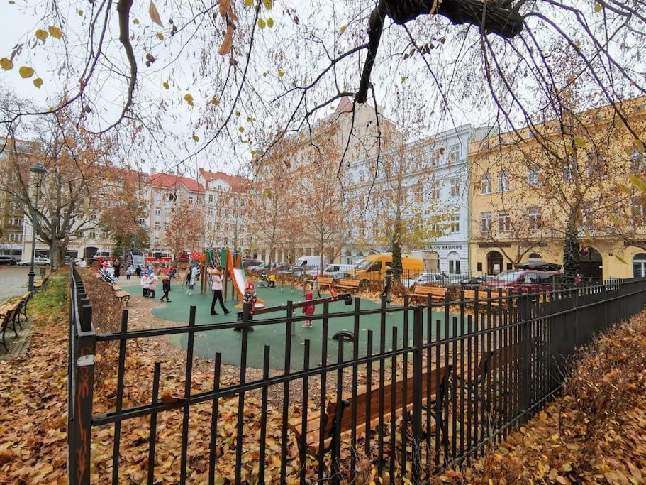 Auriapartments Karlin 2Kk S Terasou A Parkovanim 프라하 외부 사진